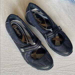 Skechers Women's Navy Flats Never Worn!